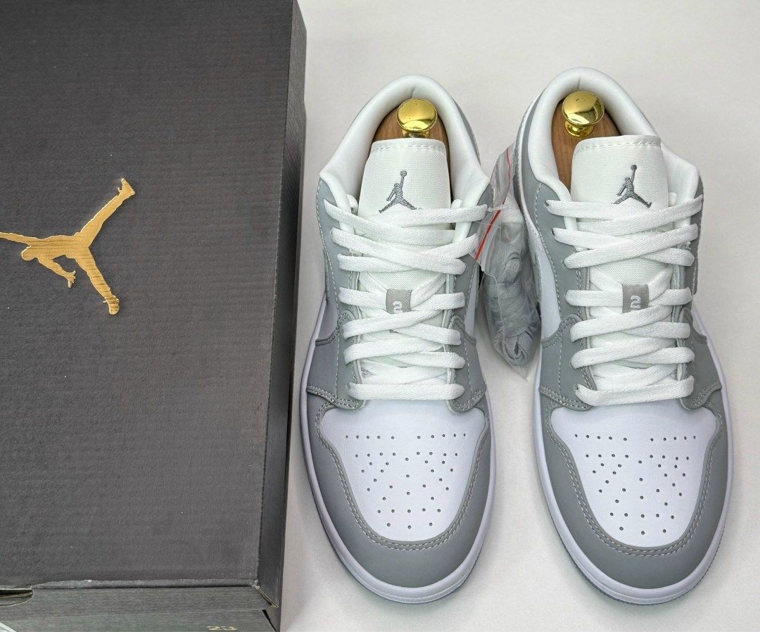 кроссовки nike air jordan 1 low wolf grey,nike air jordan 1 low wolf grey,nike air jordan 1 low,кроссовки nike air jordan 1 low,air jordan 1 low wolf grey dc0774-105
