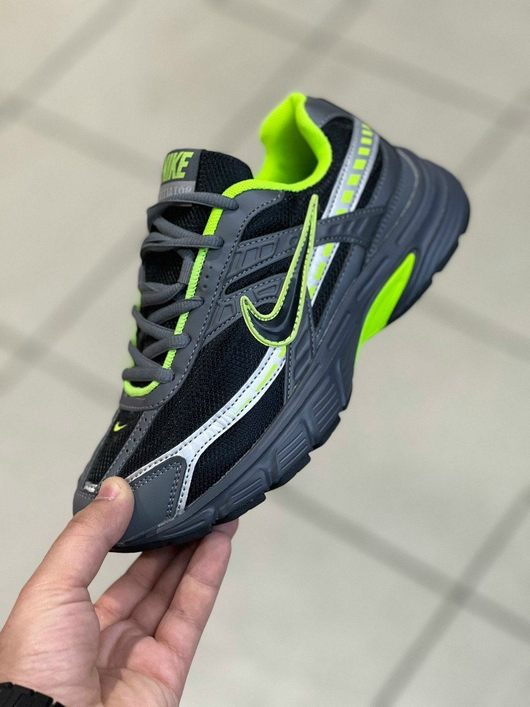 кроссовки nike initiator,nike initiator,кроссовки nike,кроссовки nike initiator 'metallic silver black',кроссовки