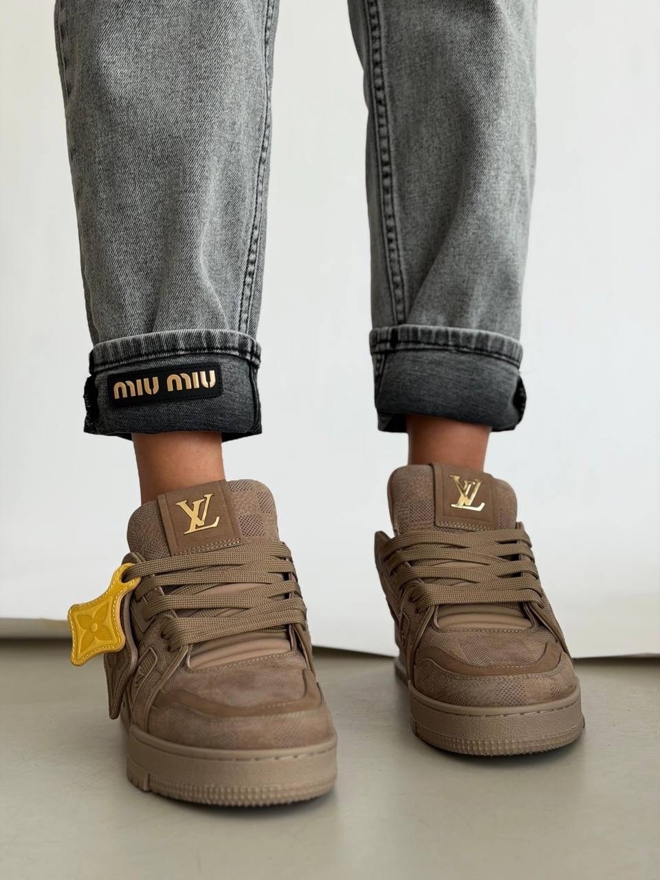 джинсы женские,джинсы женские серые,джинсы мом,джинсы женские мом,стильные джинсы