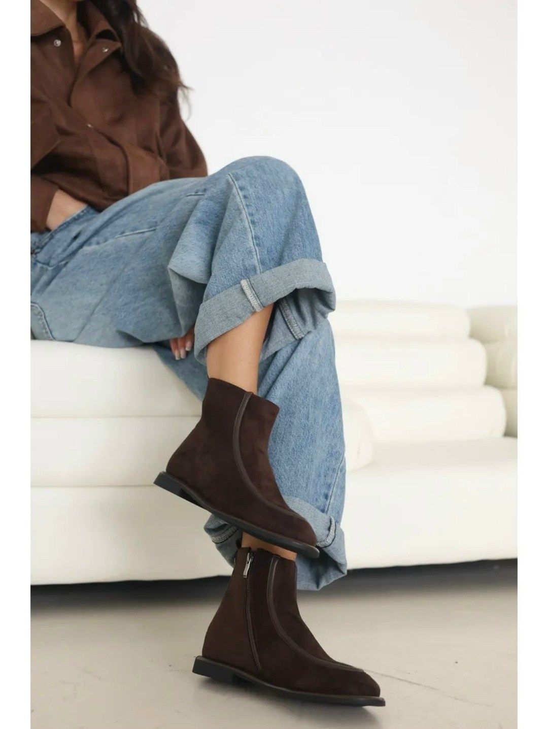 джинсы широкие,брюки джинсы,обувь,мужские черные замшевые ботинки челси,мужские джинсы