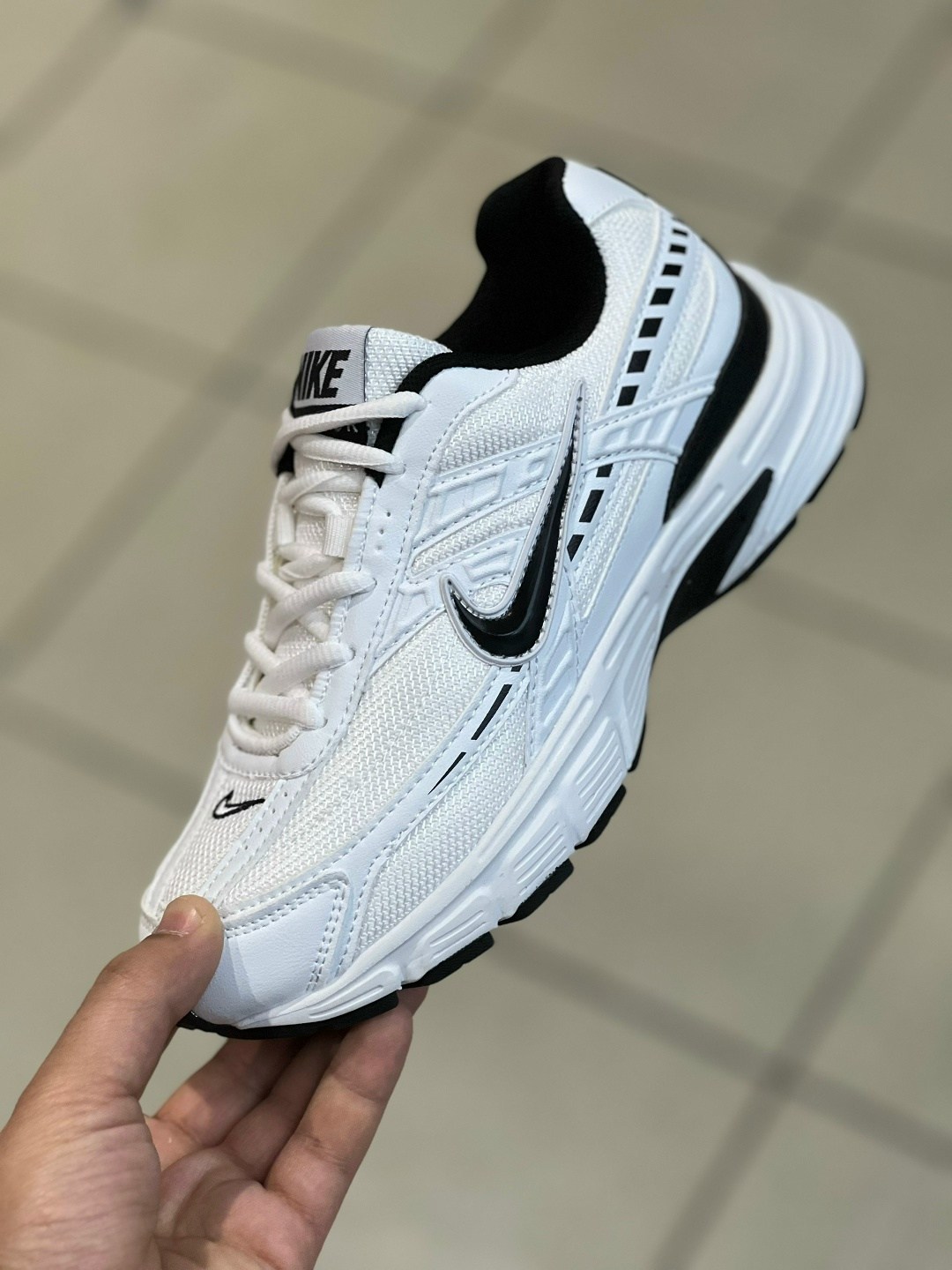 кроссовки nike initiator,nike initiator,кроссовки nike,кроссовки nike initiator 'metallic silver black',кроссовки