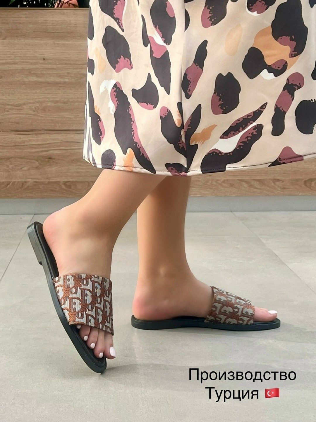 шлепанцы женские кристиан диор,шлепки диор женские,шлепанцы кристиан диор,шлепанцы женские,шлепанцы christian dior