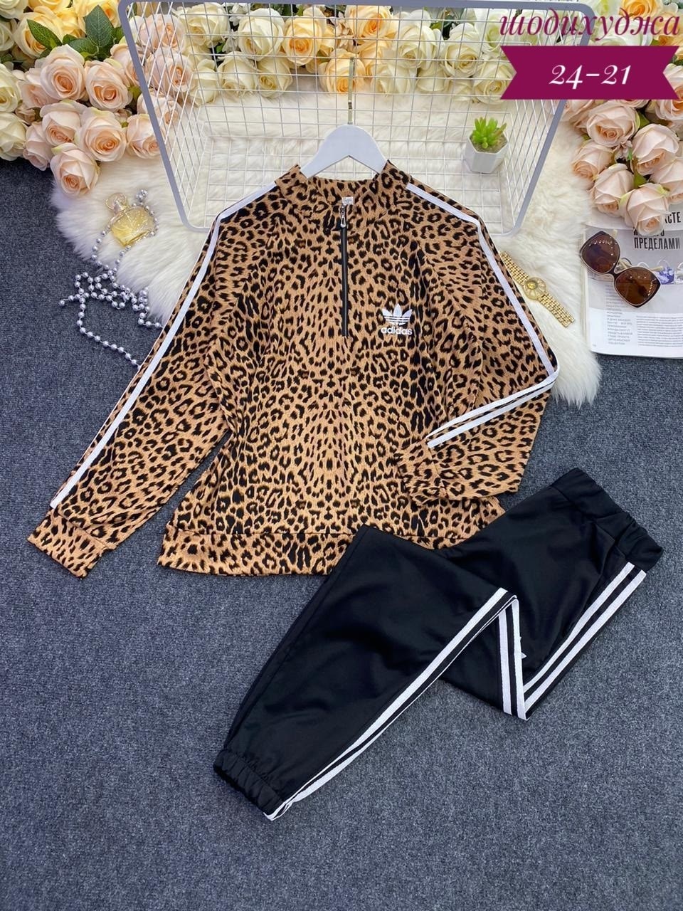 спортивный женский костюм adidas,костюм для женщин,костюм спортивный женский,женские костюмы,