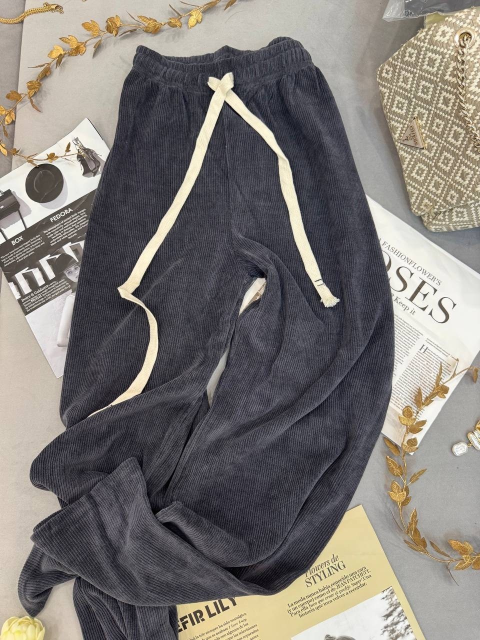 штаны вельветовые,вельветовые спортивные брюки,брюки свободные,вельветовые брюки с широкими штанинами,штаны вельвет