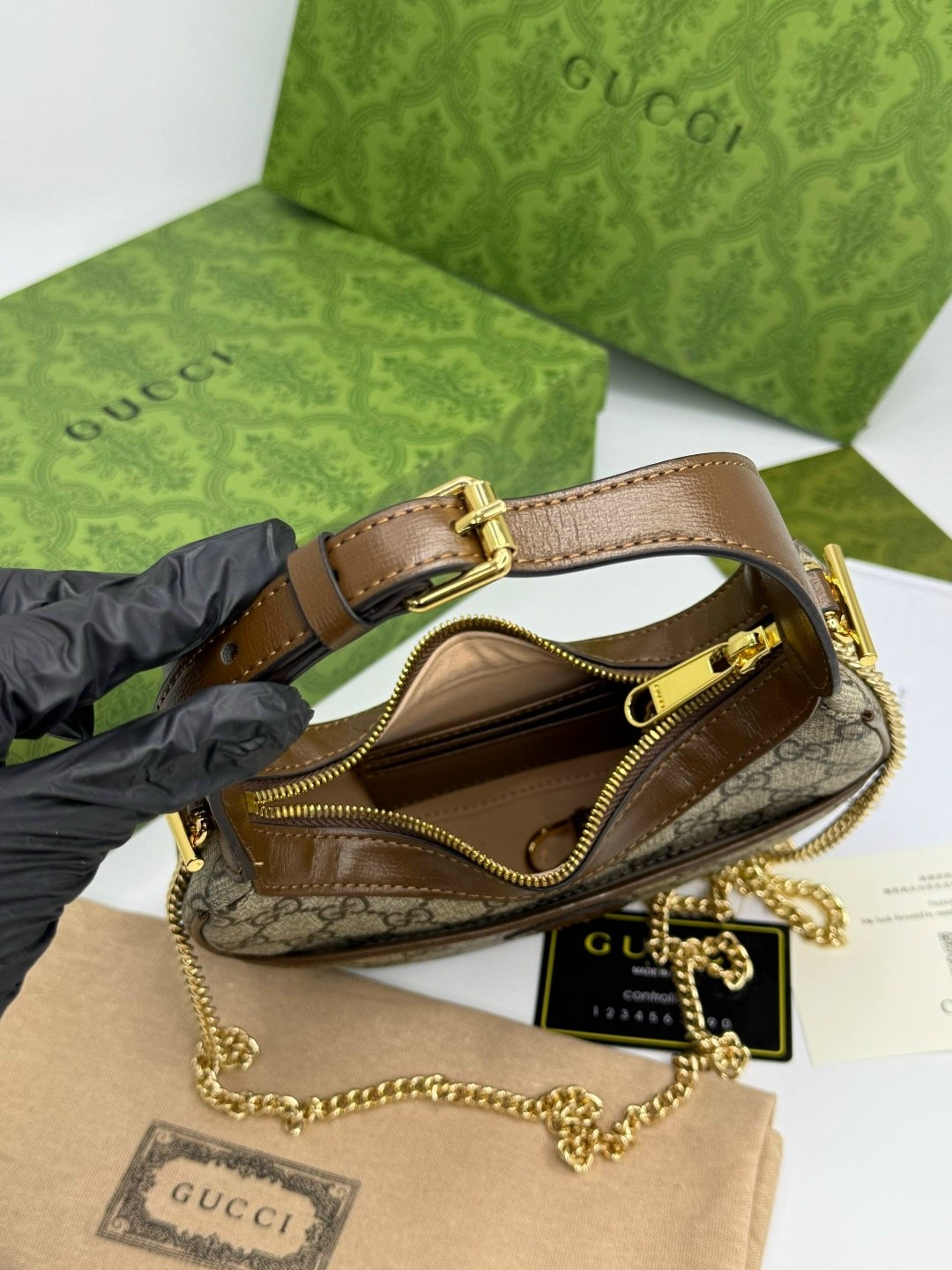 gucci сумка,женская сумка gucci,gucci сумка на плечо полумесяц,сумка гуччи кросс боди,gucci сумка на плечо