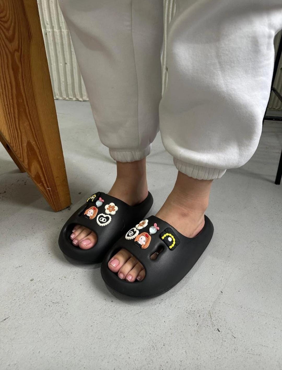 модные кроксы,сланцы шлепанцы,,кроксы сланцы женские,бесшовные шлепанцы