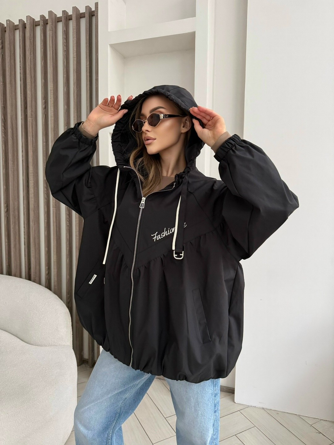 бомбер утепленный с капюшоном оверсайз sondi,демисезонная куртка,стильная куртка,ветровка с капюшоном оверсайз,легкая куртка