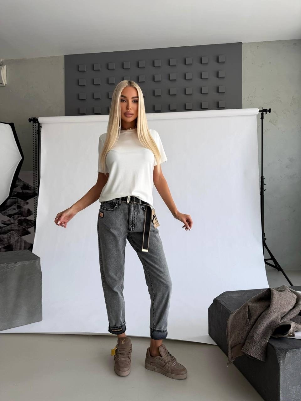 джинсы женские,джинсы женские серые,джинсы мом,джинсы женские мом,стильные джинсы