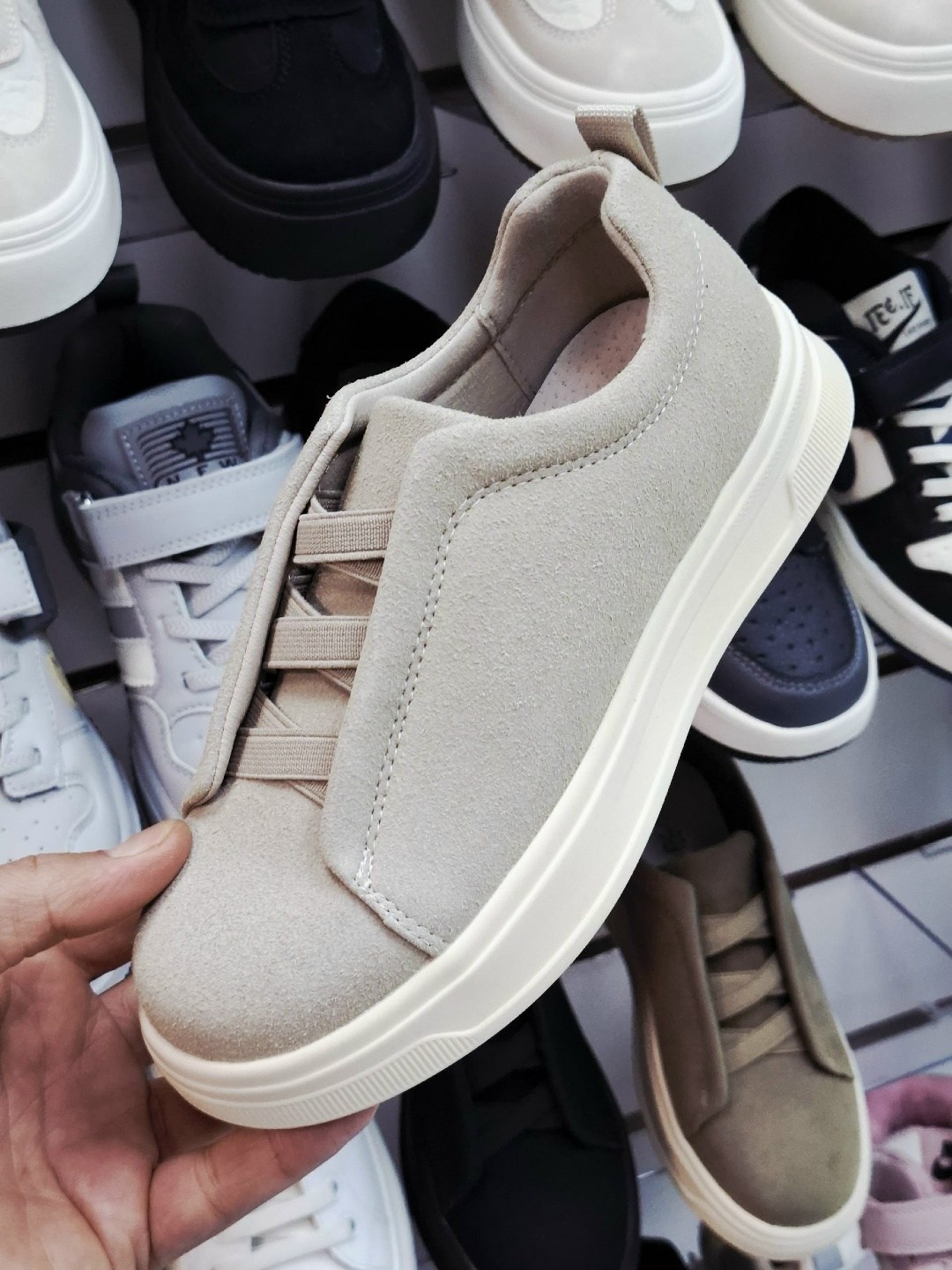 ,кроссовки женскиe,кроссовки женские черный,женские кеды черные,черные кеды с белой подошвой