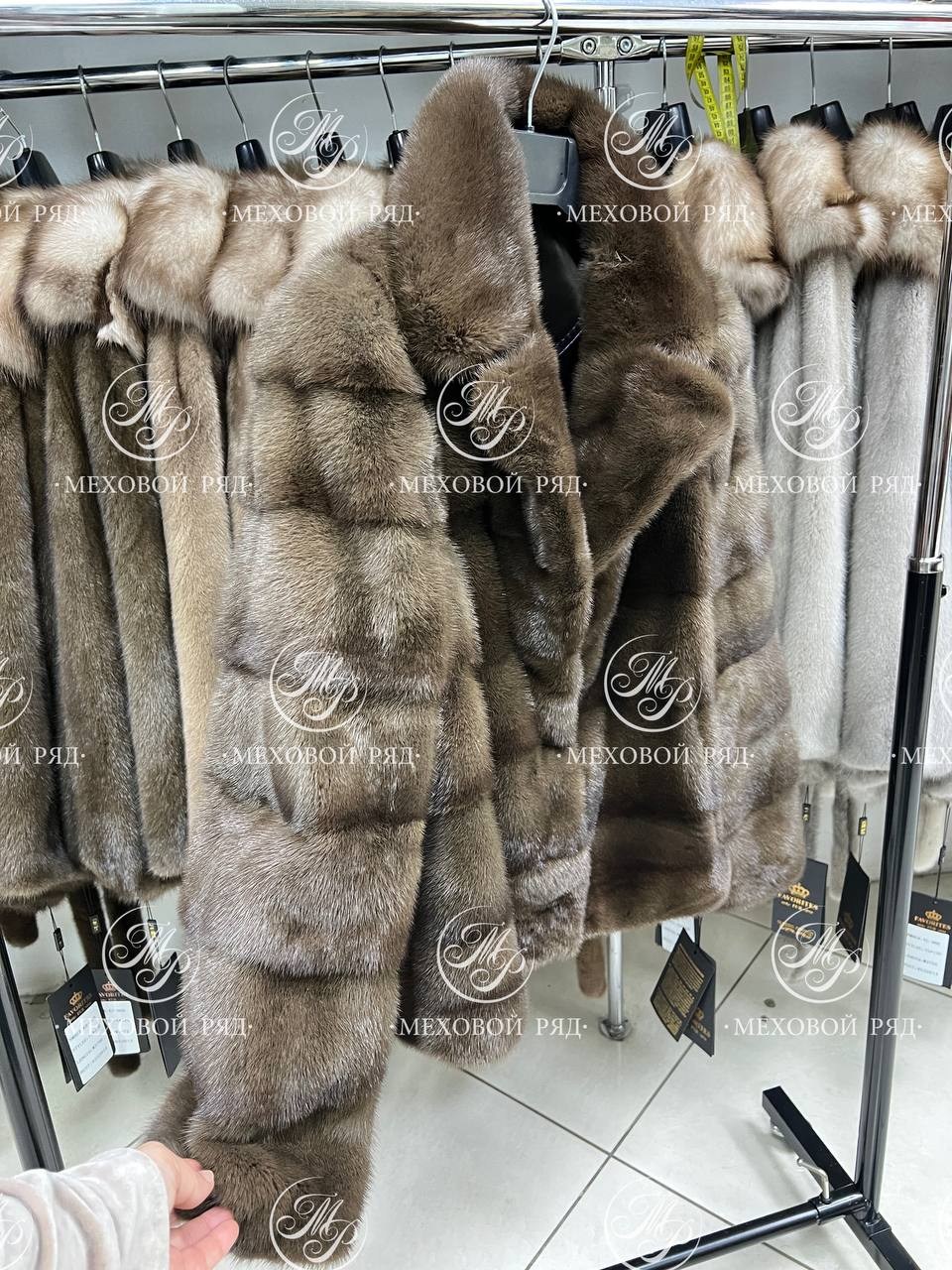 норковая шуба,короткая норковая шуба,шуба,шуба норковая светлая,короткая норковая шуба-пончо с мехом куницы