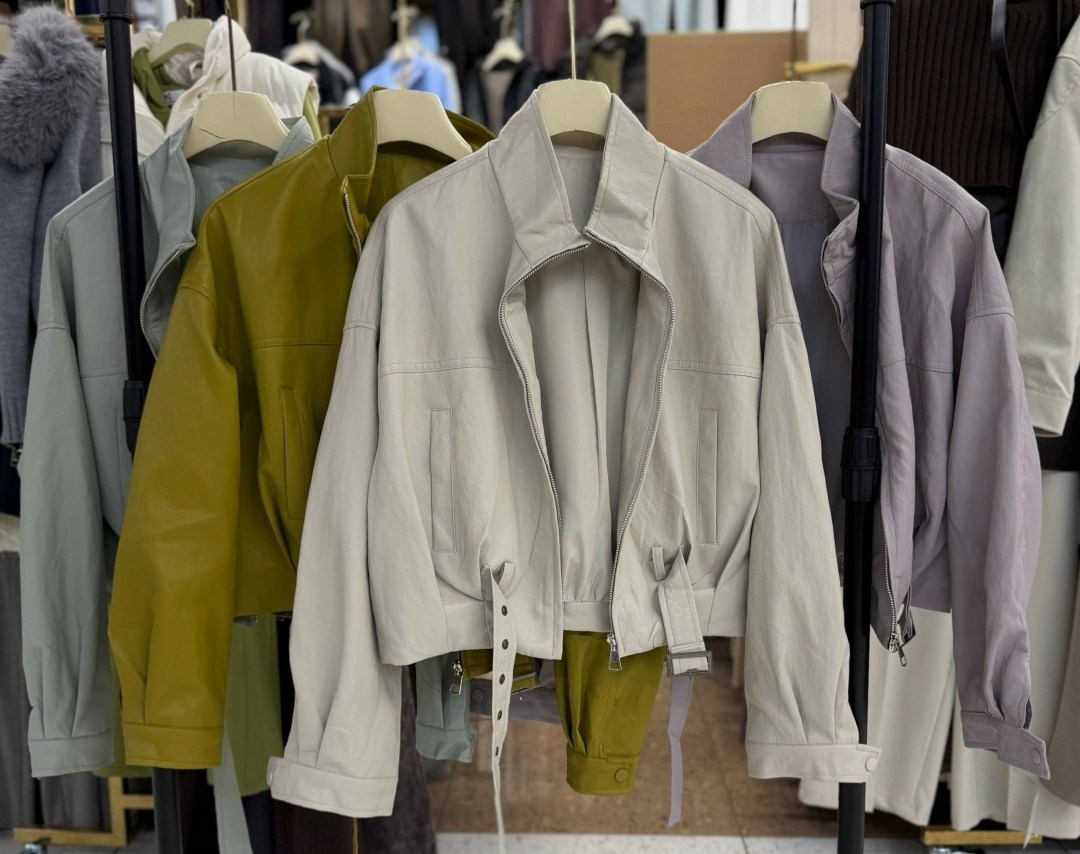 куртка кожаная,кожаная куртка женская,женская куртка из искусственной кожи,куртка желтая,куртка женская