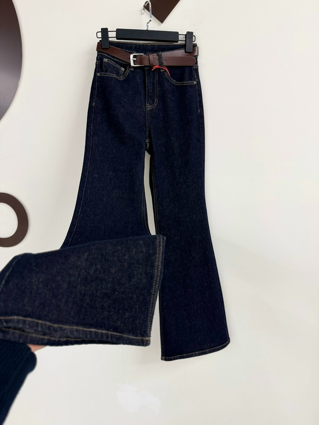 джинсы расклешенные,женские джинсы клеш,джинсы клеш,женские джинсы,джинсы клеш с высокой талией