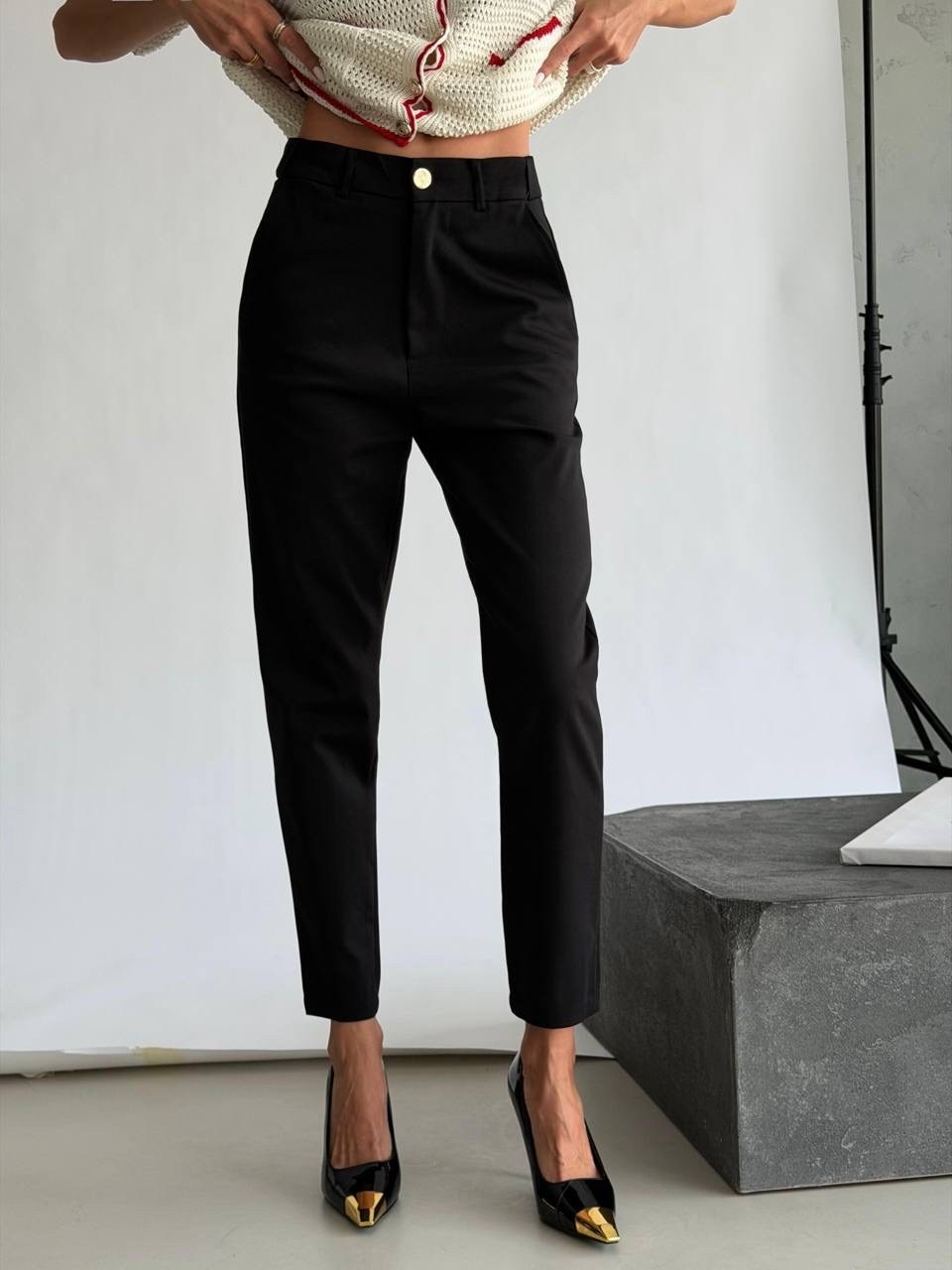 классические брюки,зауженные брюки,классические черные брюки,женские брюки,брюки бананы женские укороченные