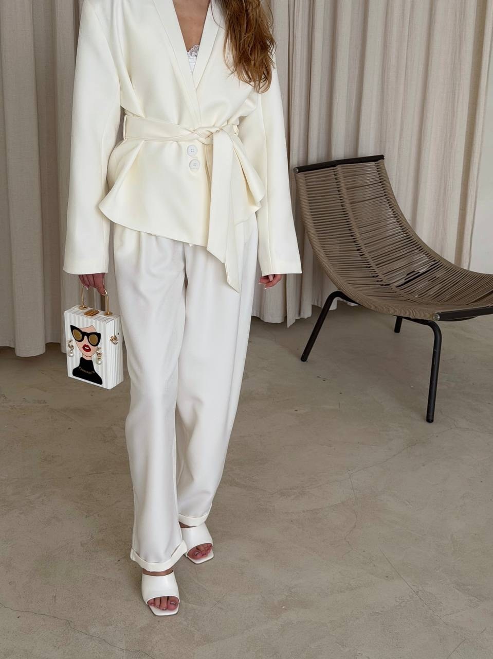 жакет-кимоно,брючный костюм с поясом,костюм женский белый,костюм женский,костюм кимоно с брюками