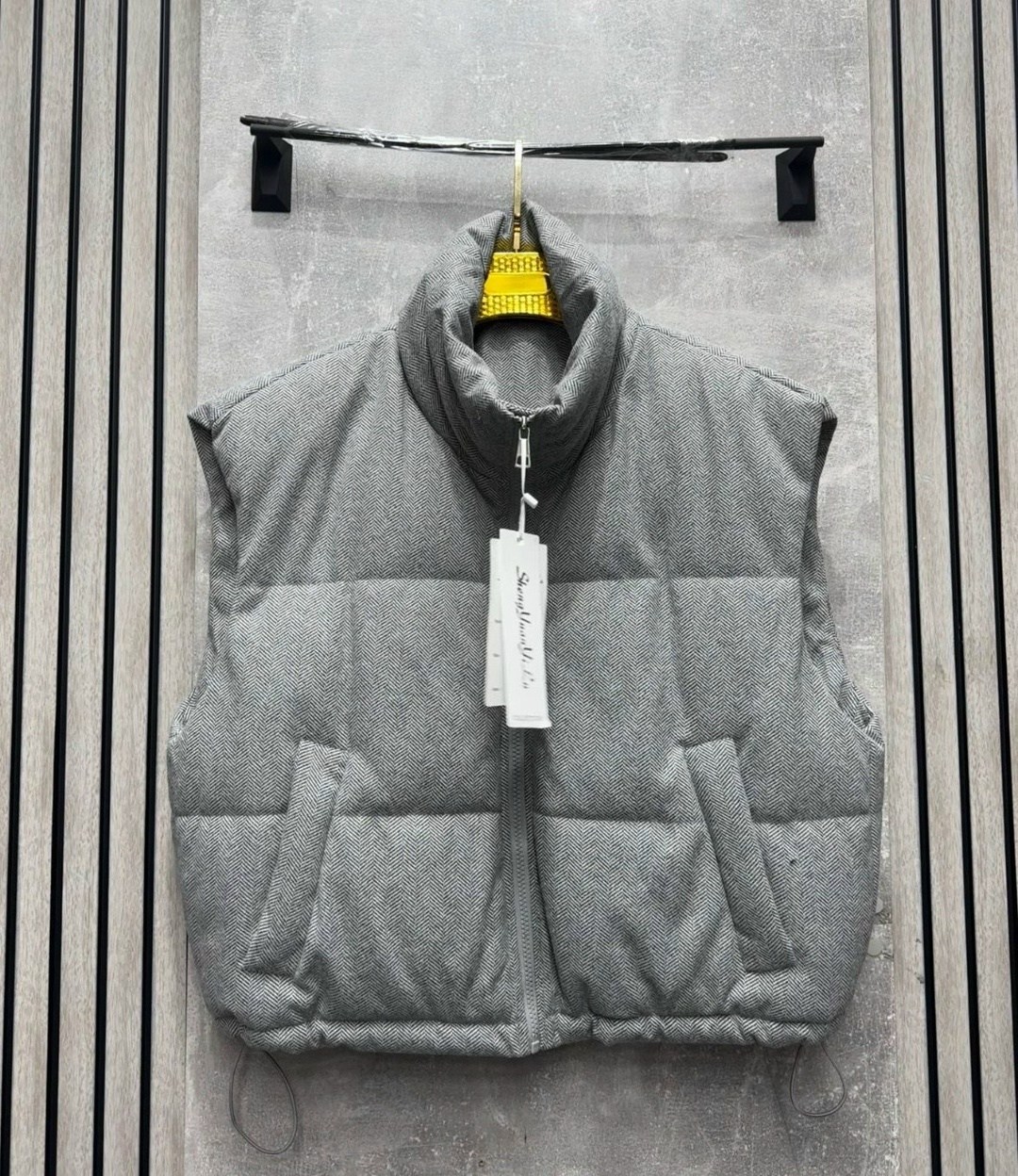 женская жилетка,вязаные жилеты,жилет утепленный,жилет,жилетка утепленная женская