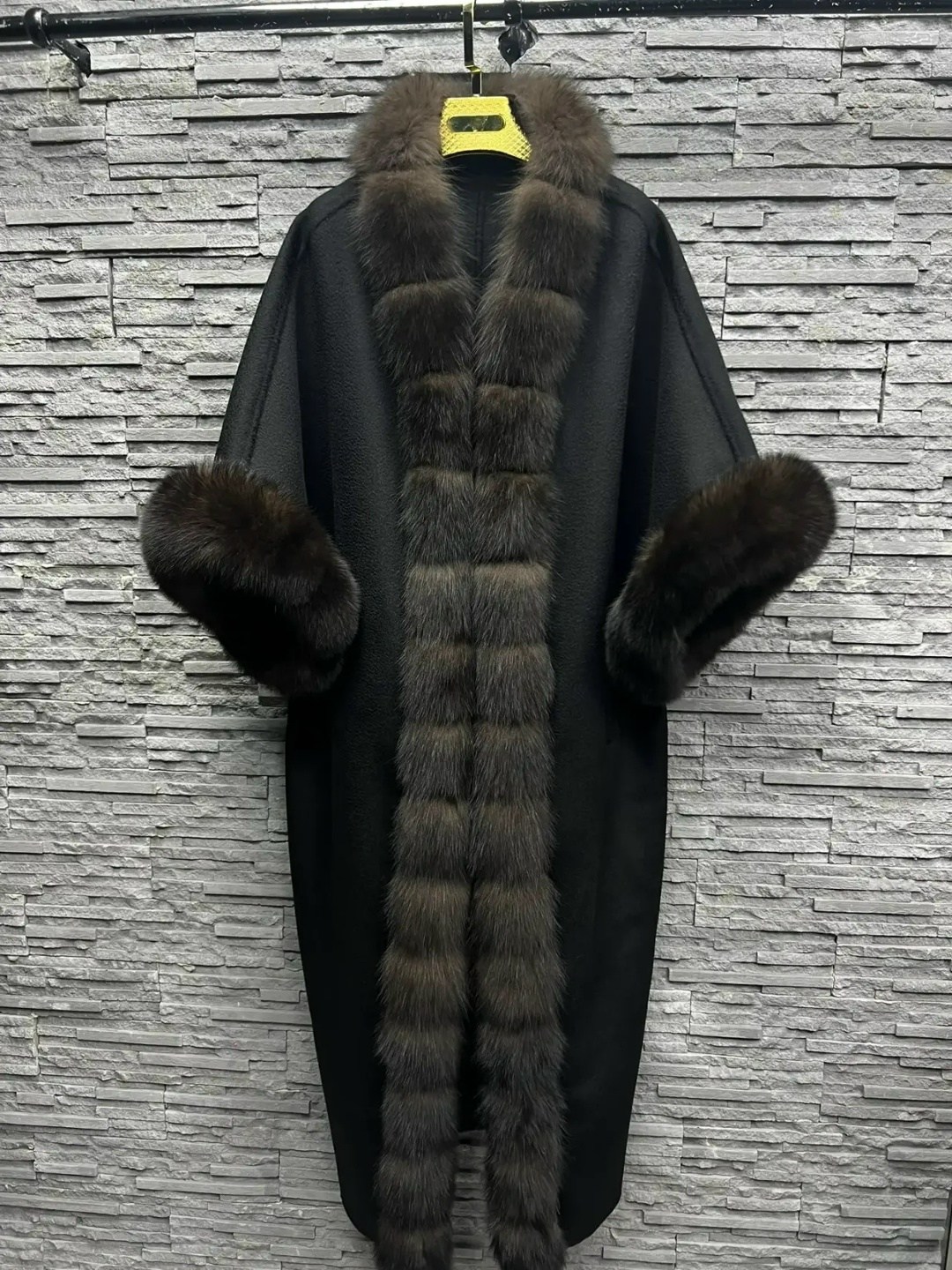 пальто с соболем,пальто с мехом соболя,пальто с соболиным воротником,кашемировое пальто с соболем,пальто с мехом