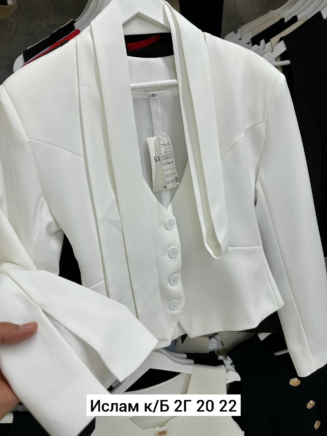 пиджак,жакет и пиджак,пиджак приталенный с шарфом укороченный ln brand цвет черный,жакет с баской,пиджак приталенный