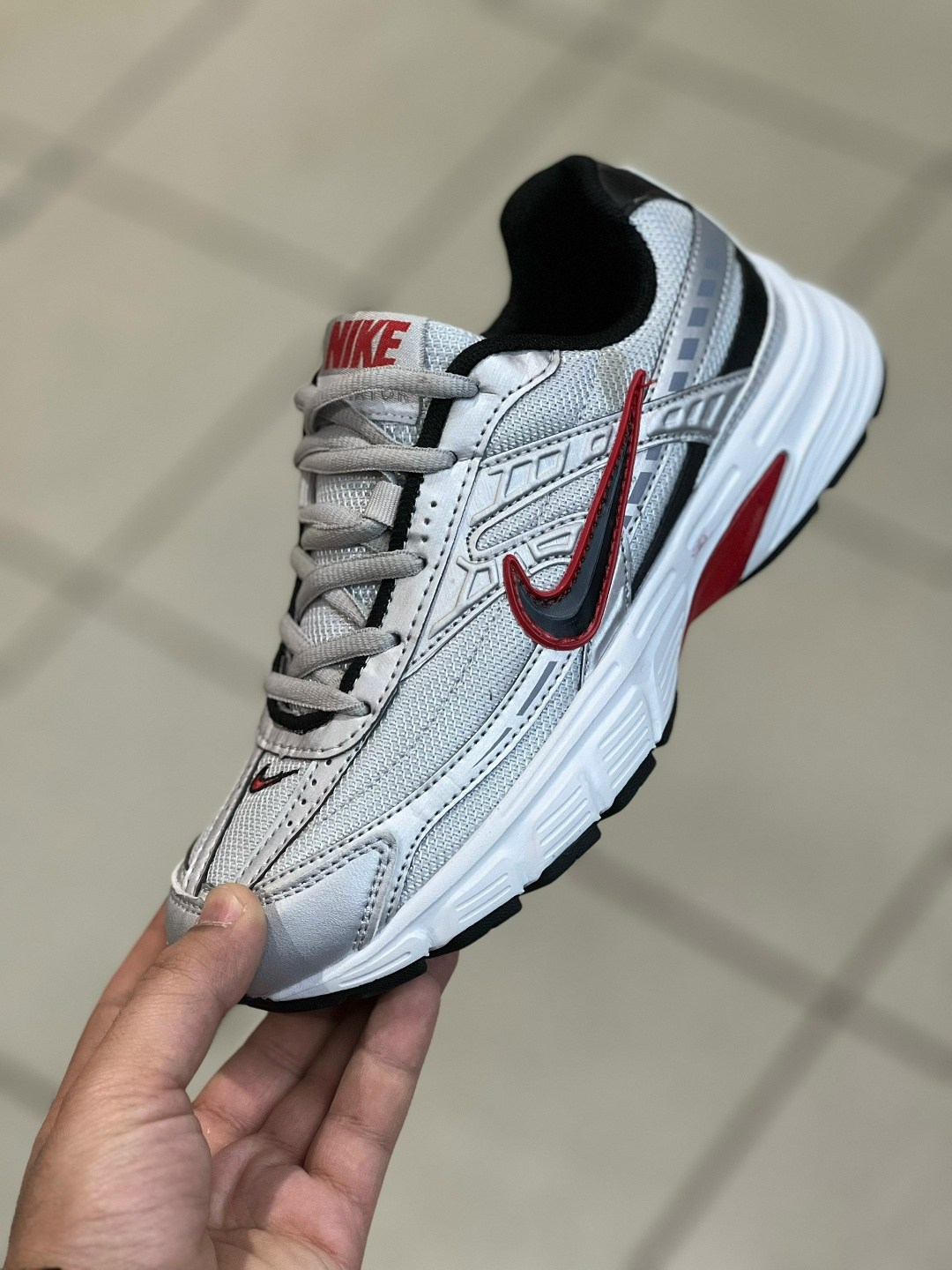 кроссовки nike initiator,nike initiator,кроссовки nike,кроссовки nike initiator 'metallic silver black',кроссовки