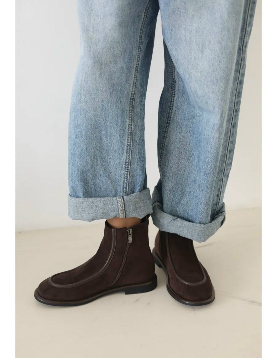 джинсы широкие,брюки джинсы,обувь,мужские черные замшевые ботинки челси,мужские джинсы