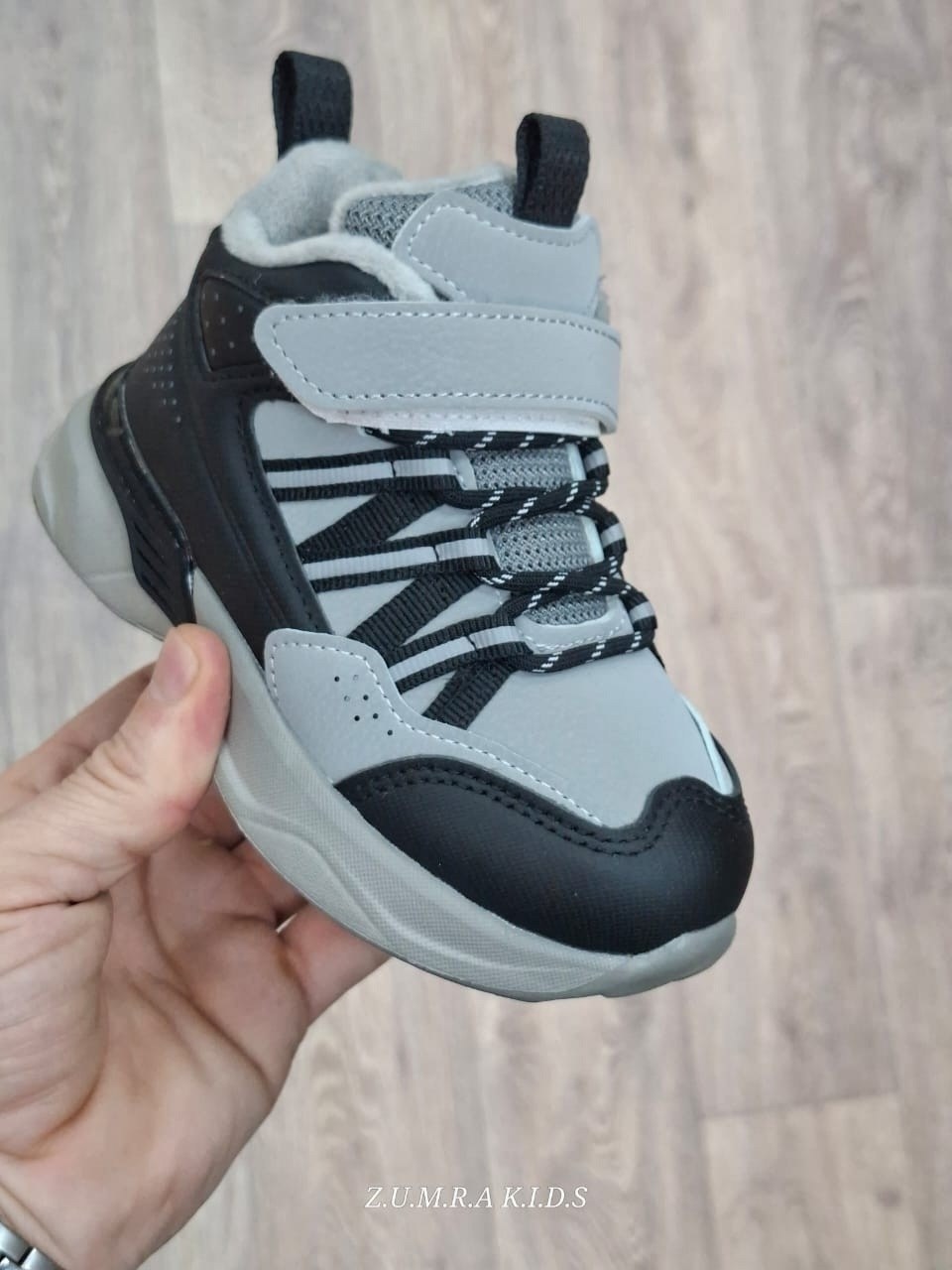 детские демисезонные ботинки,детские ботинки,,ботинки для девочек,кроссовки