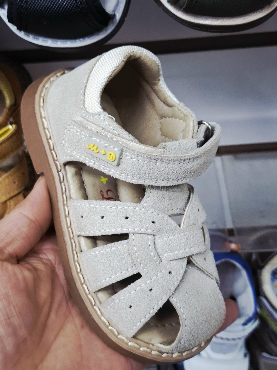 детские сандалии,,сандалии детям,детские сандали,сандалии для малыша