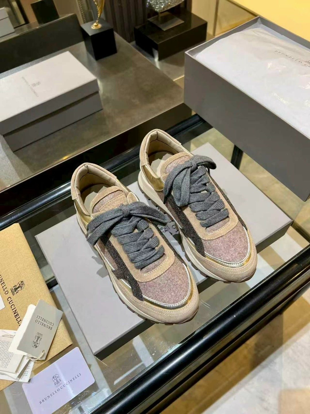 ,brunello cucinelli кроссовки,женские кроссовки,кроссовки женские brunello cucinelli,замшевые кроссовки