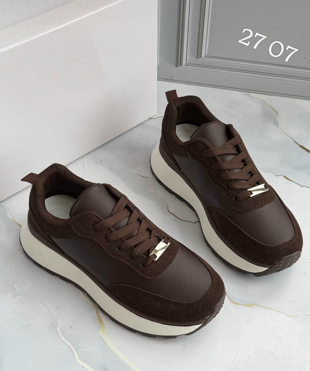 ,женские кроссовки,кроссовки коричневые,повседневные кроссовки,брендовые кроссовки