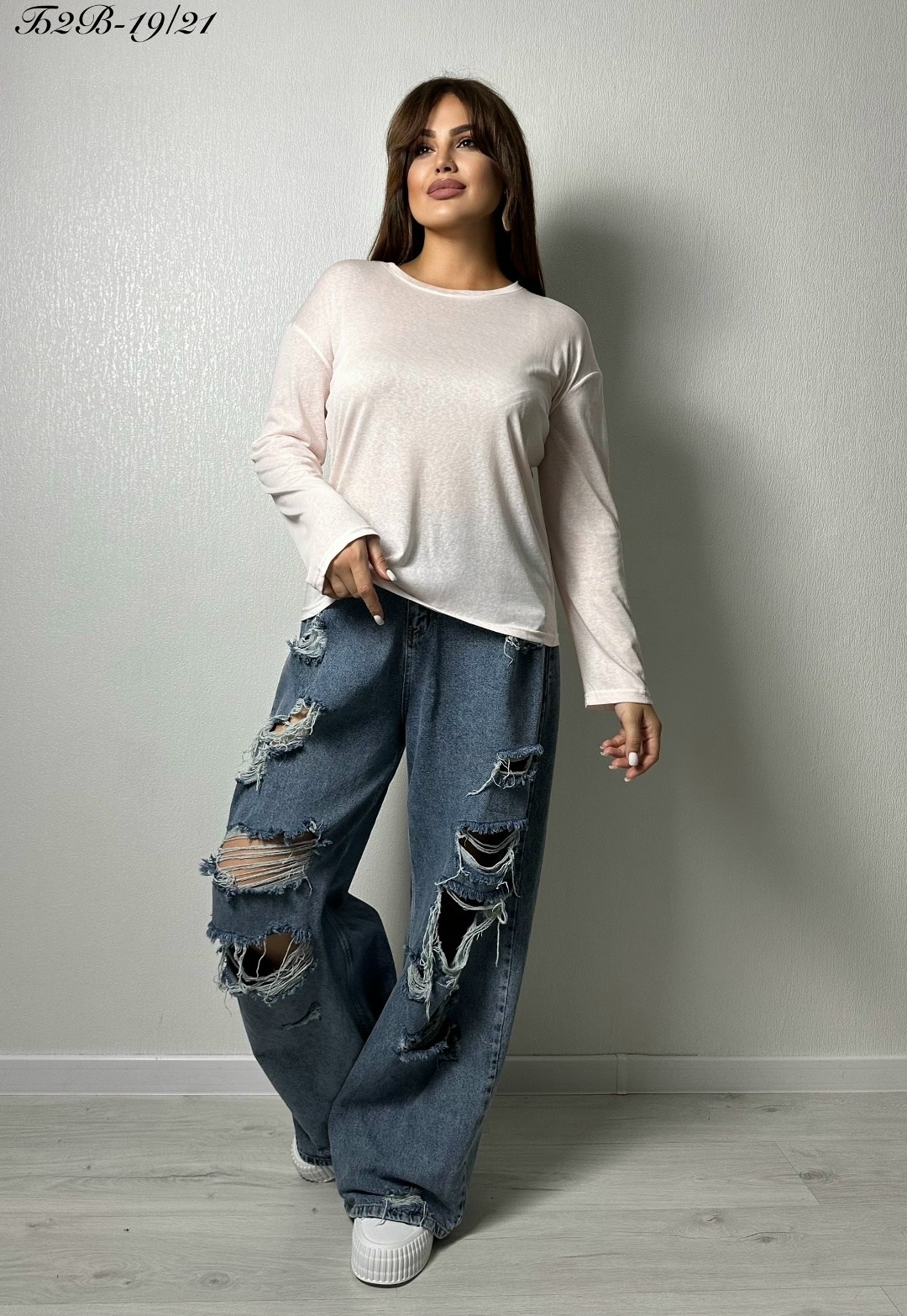 свитшот женская,джинсы модные,кофта с рукавами,джинсы широкие,рваные широкие джинсы