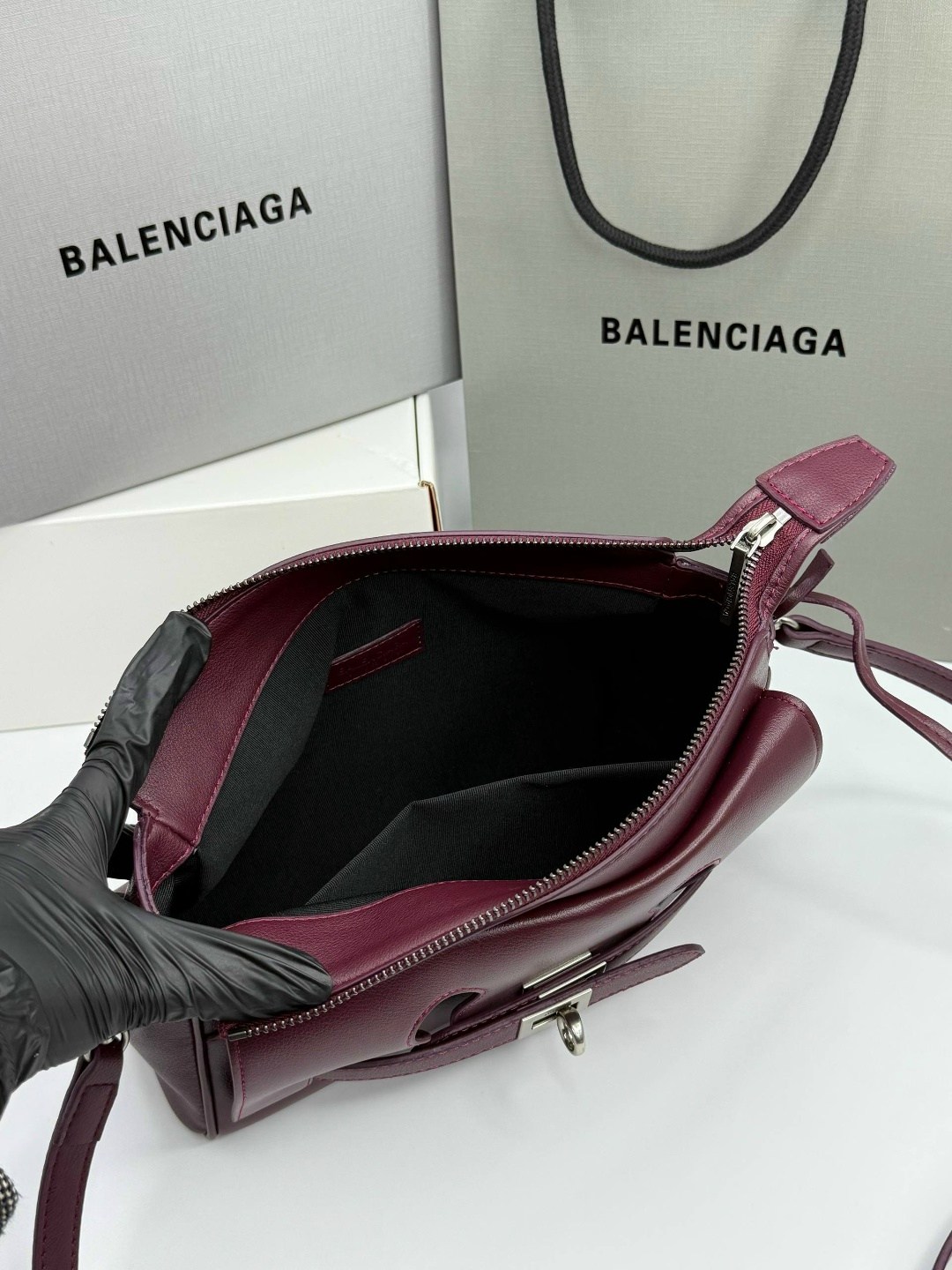 сумки balenciaga,сумка женская balenciaga,сумка женские,сумка тоут balenciaga,сумка balenciaga hourglass