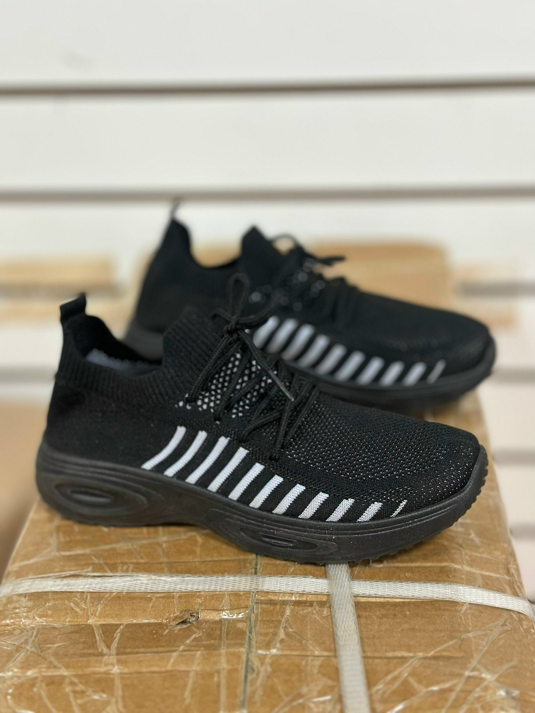 женские кроссовки,,кроссовки адидас женские черные с черной подошвой,летние кроссовки,кроссовки женские летние