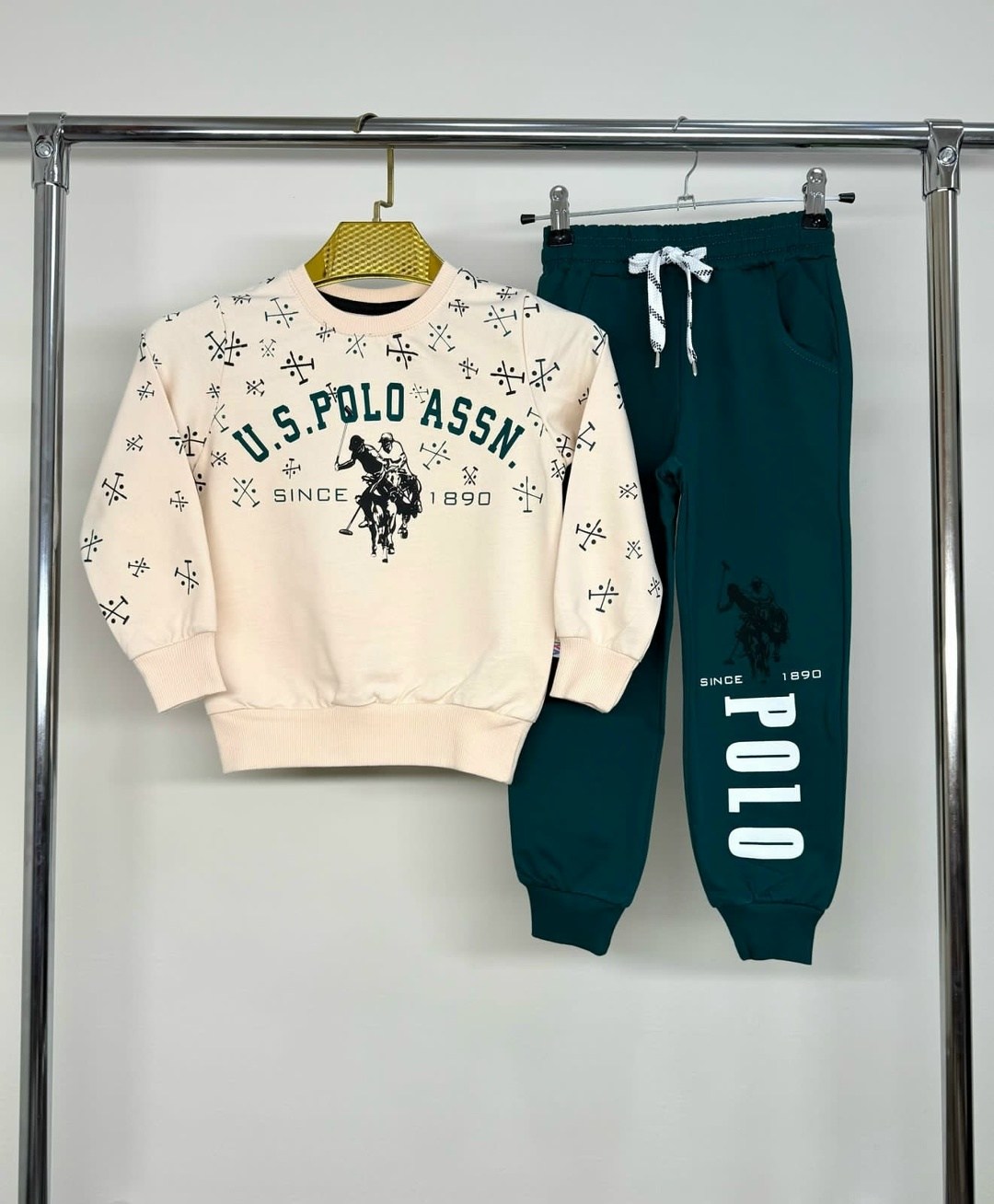 костюм спортивный для мальчика,одежда для мальчика,свитшот и брюки,костюм детский,спортивные костюм