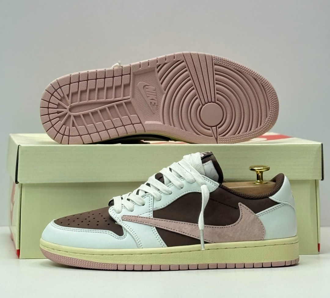 nike air jordan 1 travis scott low,кроссовки nike air jordan 1 low x travis scott,кроссовки nike air jordan 1 low og из коллаборации с travis scott,nike air jordan 1 low travis scott reverse mocha,кро