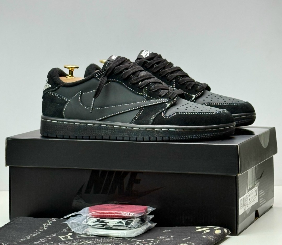 nike air jordan 1 low travis scott black phantom,nike air jordan 1 low travis scott,кроссовки nike air jordan 1 low travis scott,кроссовки nike air jordan 1 low x travis scott чёрные,кроссовки travis