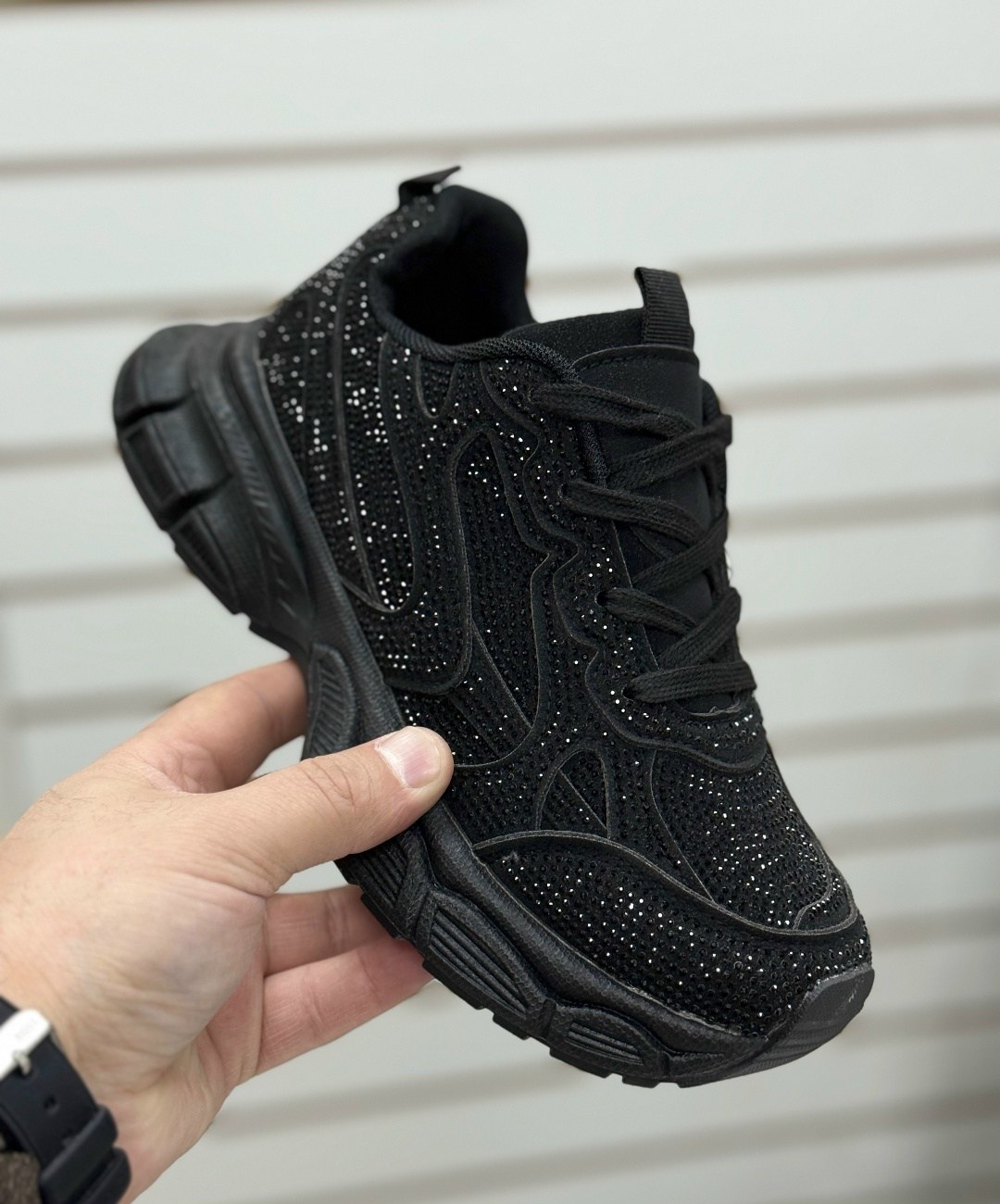 кроссовки женскиe,кроссовки,черные кроссовки,черные женские кроссовки,массивные кроссовки