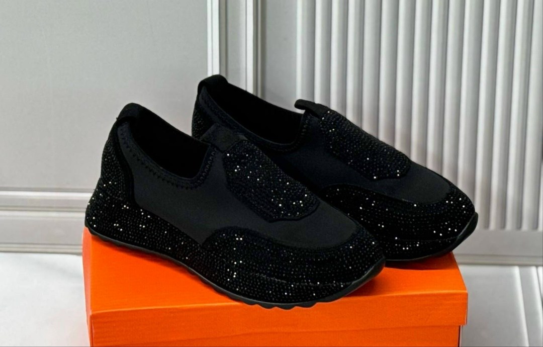 ,кроссовки со стразами женские,кроссовки со стразами,обуви,женские кроссовки