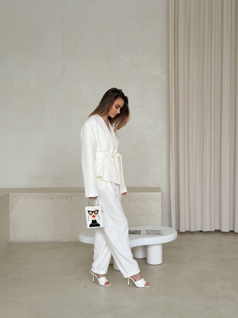 жакет-кимоно,брючный костюм с поясом,костюм женский белый,костюм женский,костюм кимоно с брюками
