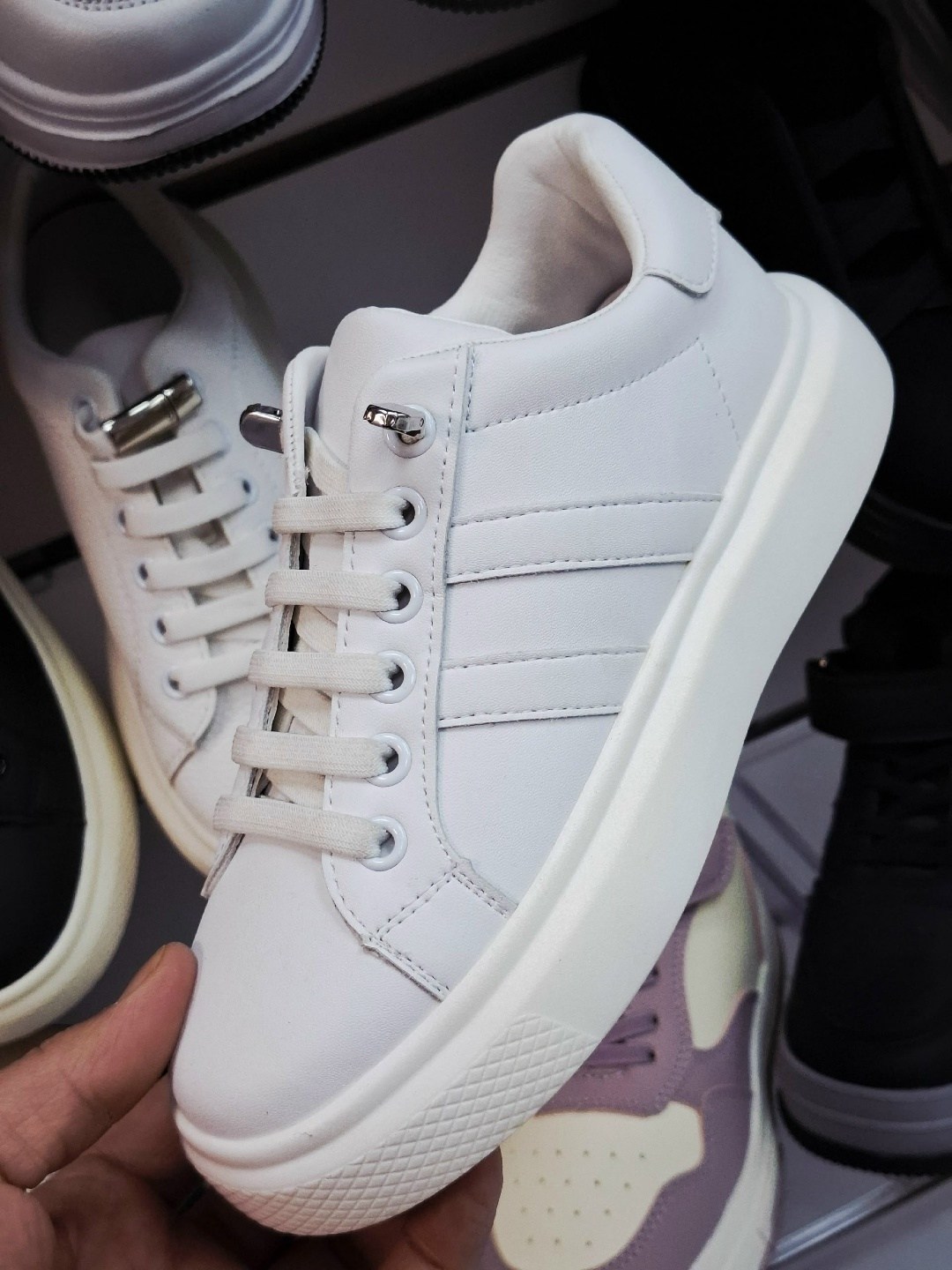 ,кроссовки женскиe,кроссовки женские черный,женские кеды черные,черные кеды с белой подошвой