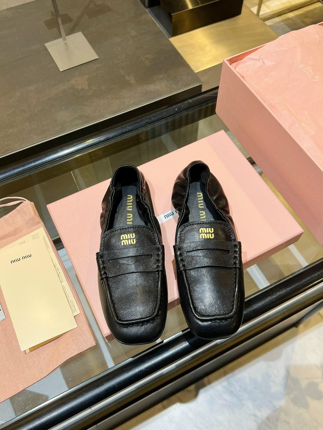 ,лоферы miu miu,лоферы женские,женские кожаные лоферы miu miu коричневые, женская