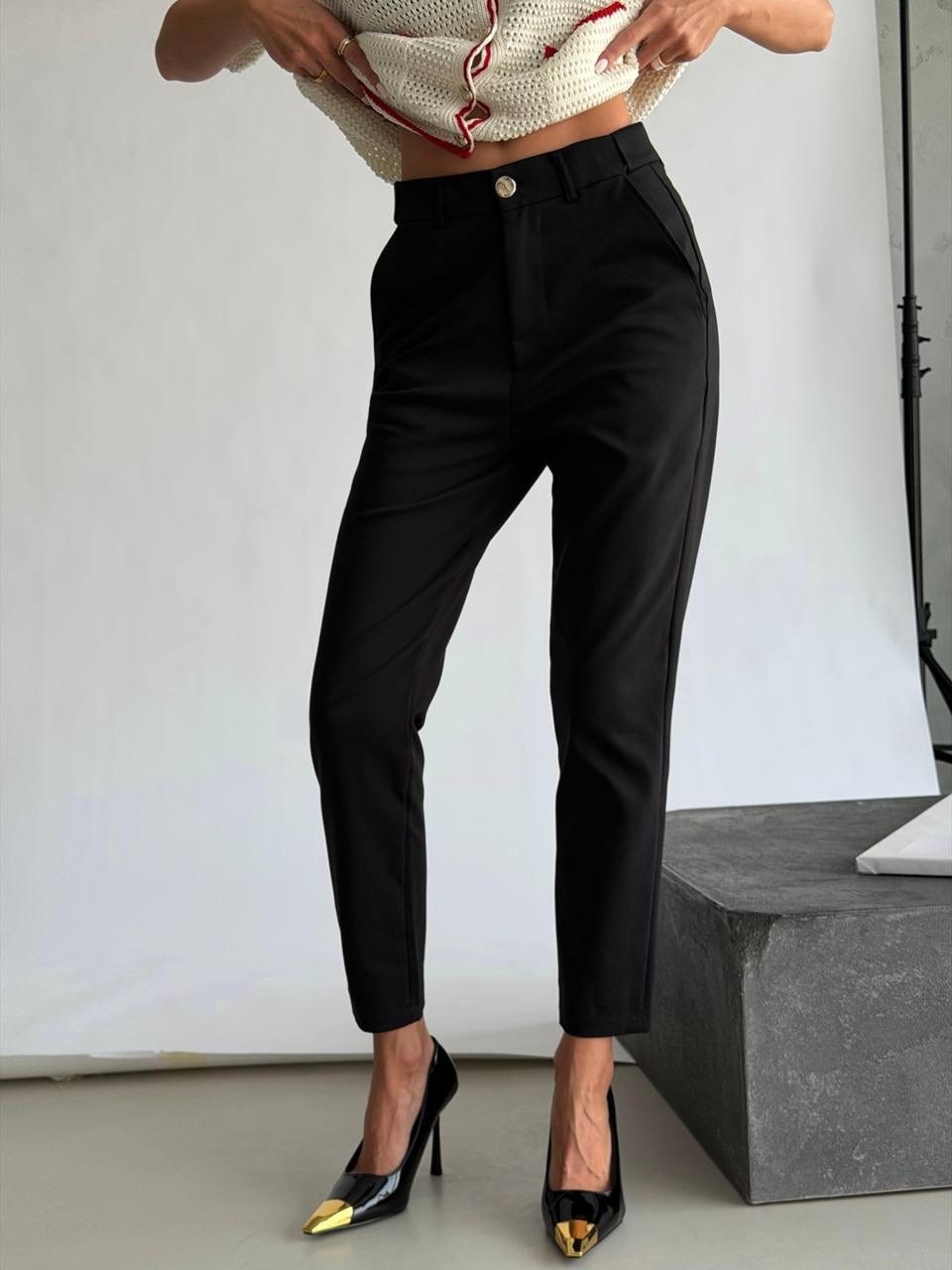 классические брюки,зауженные брюки,классические черные брюки,женские брюки,брюки бананы женские укороченные