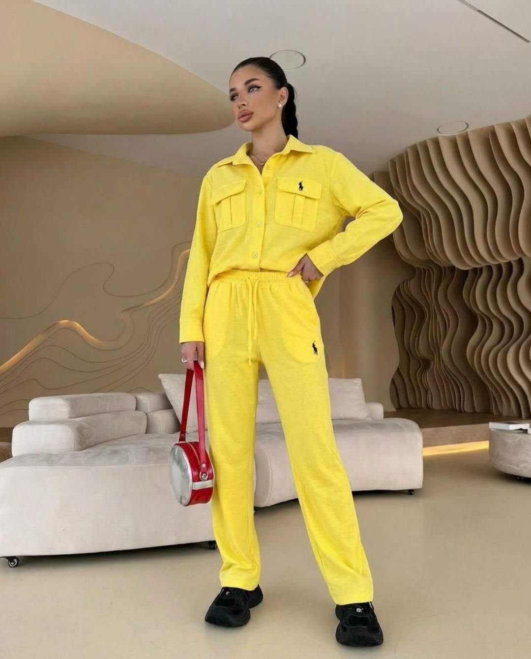 жёлтый костюм женский брючный,костюм с брюками,желтый костюм,костюм брючный женский,желтый брючный костюм