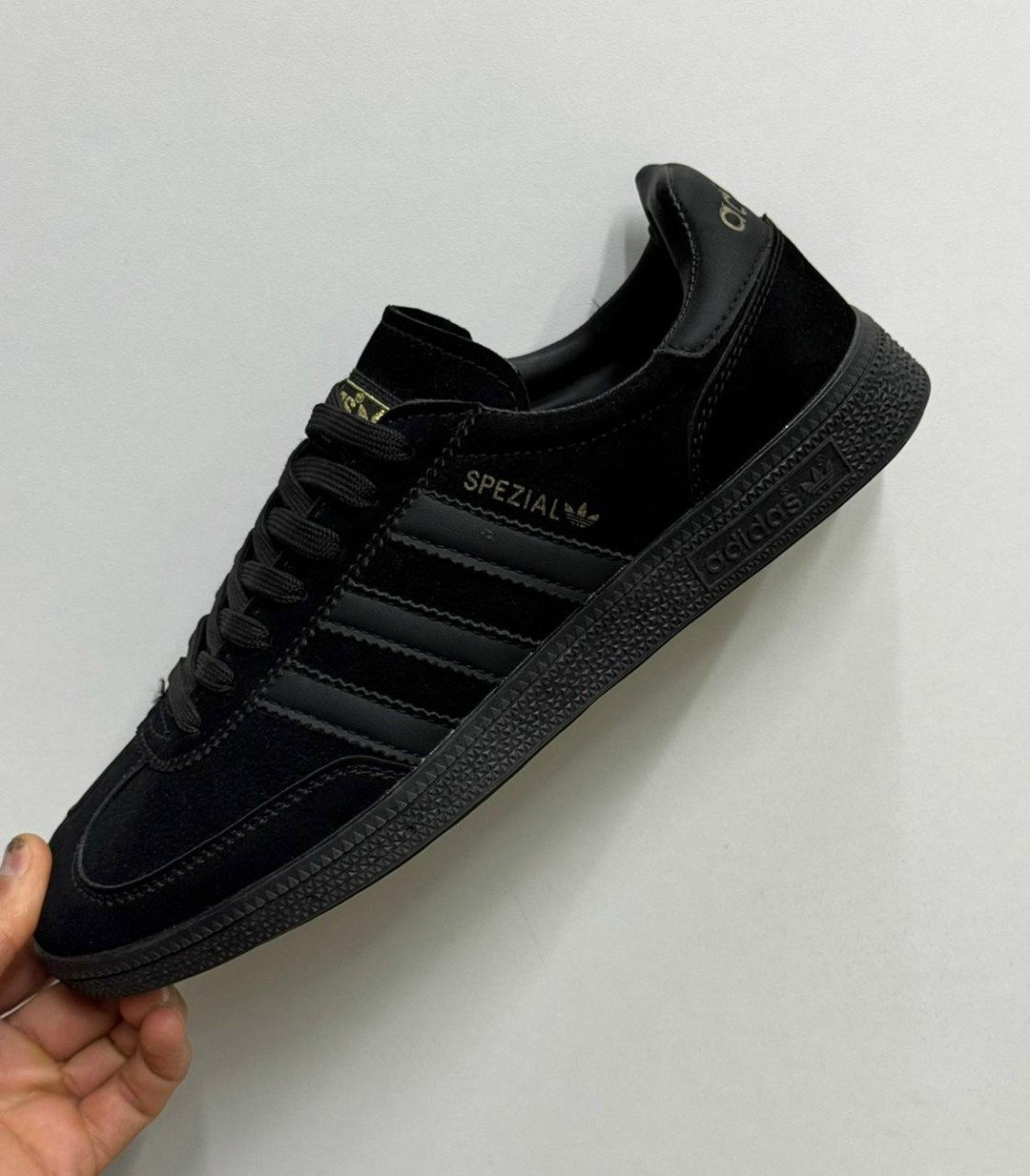 adidas spezial черные,кроссовки adidas spezial,адидас spezial черные,мужские черные замшевые кроссовки adidas handball spezial 350,кроссовки адидас замшевые