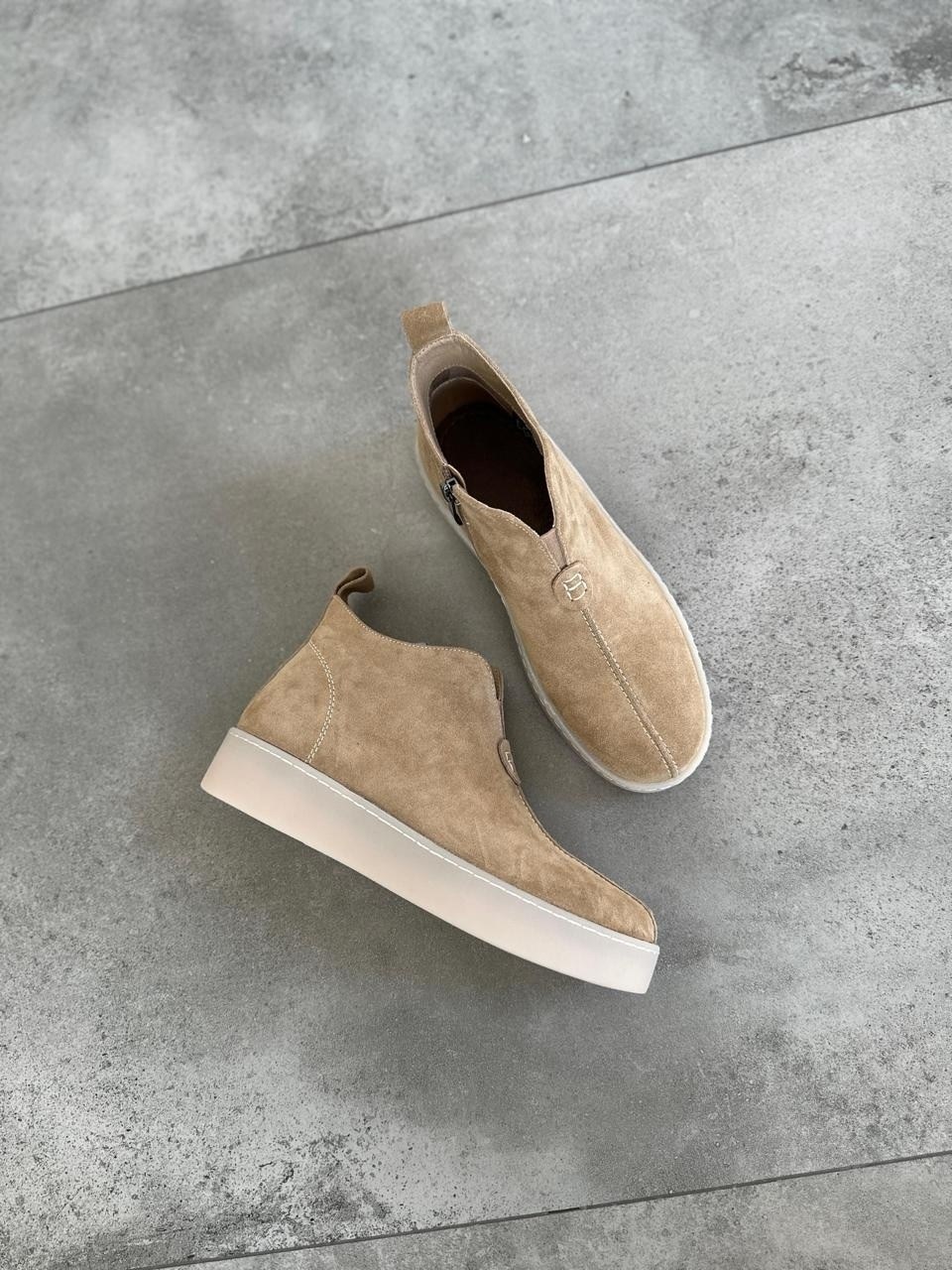 женские замшевые ботинки mkrafvt casual 1150 байка бежевые,,замшевые ботинки лоро пиано,ботинки женские из натуральной замши,ботинки из натуральной замши