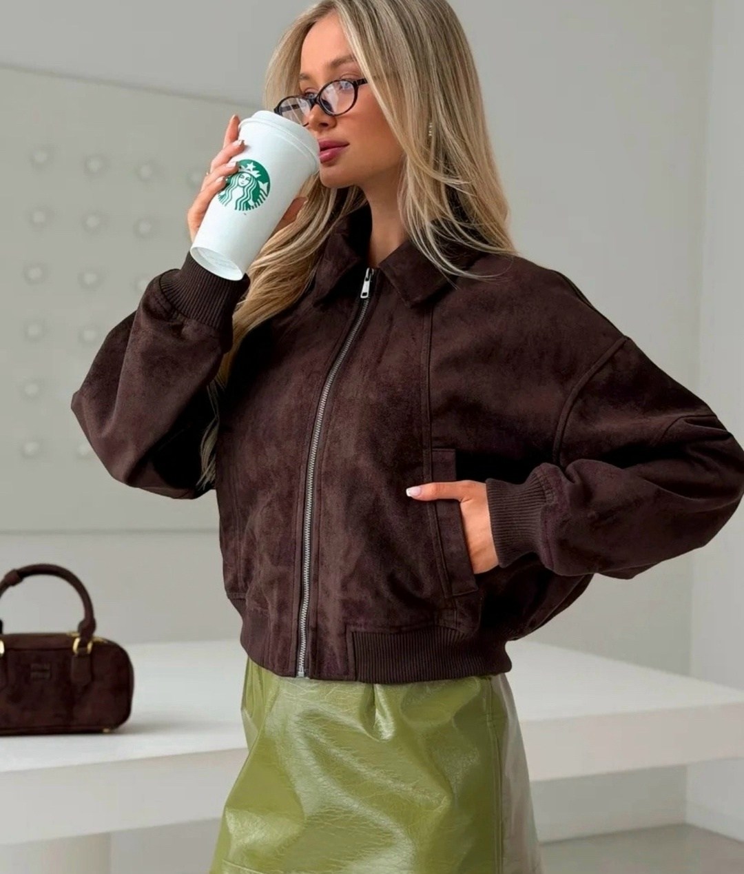 замшевый бомбер на весну,куртка бомбер,замшевая куртка,женская куртка бомбер,женская куртка