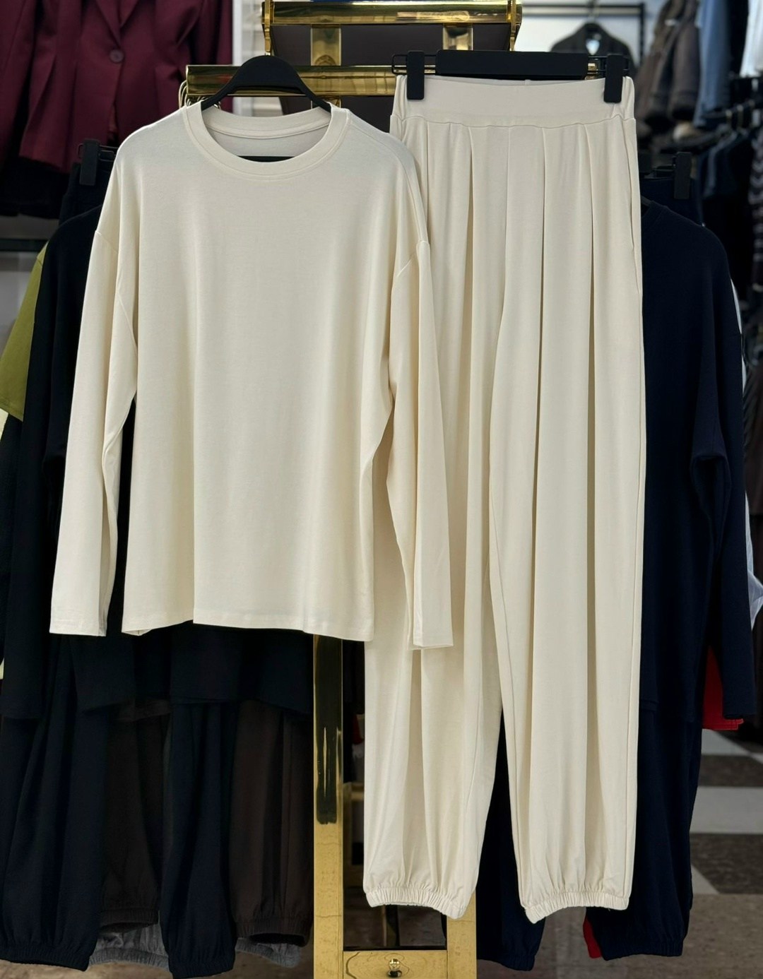 трикотажные костюмы,костюм с брюками,женский костюм,костюм с брюками палаццо,образ с брюками палаццо