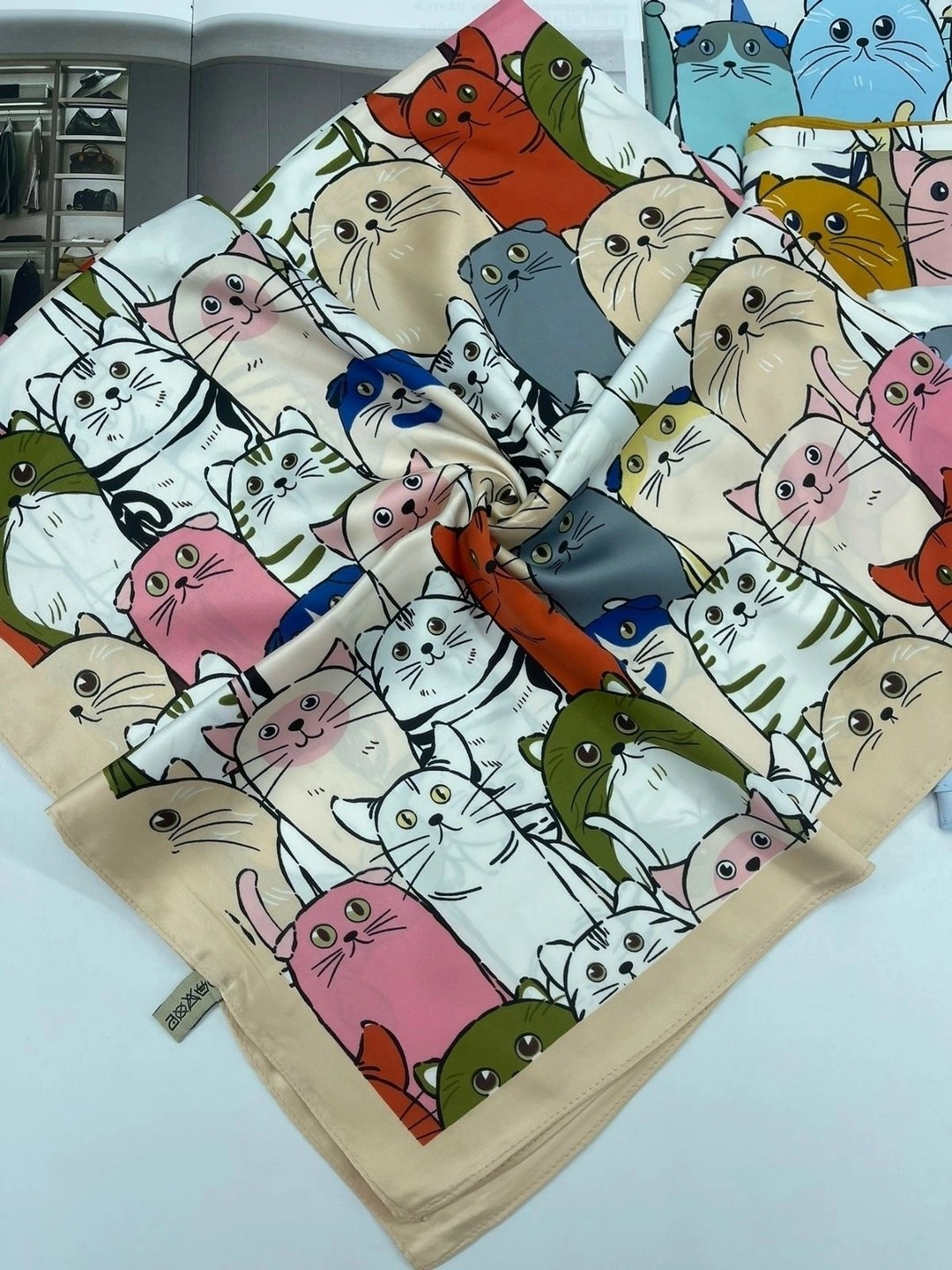 шелковые платки,платок женский с рисунком,платки шарф,платки женские,платок