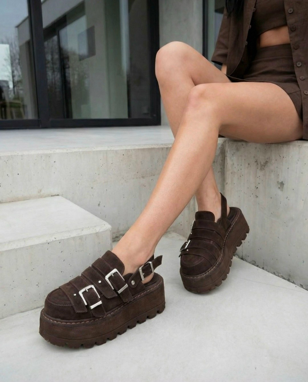 на массивной подошве,женская ,массивные лоферы,сандали на массивной подошве,обуви