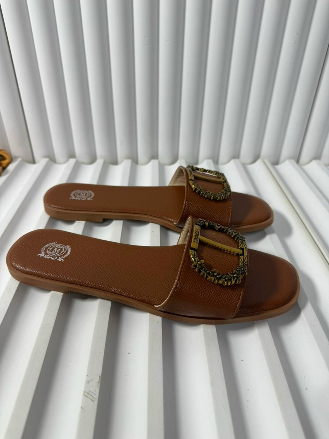 шлепки диор,шлепанцы женские,,белые шлепанцы,тапки диор