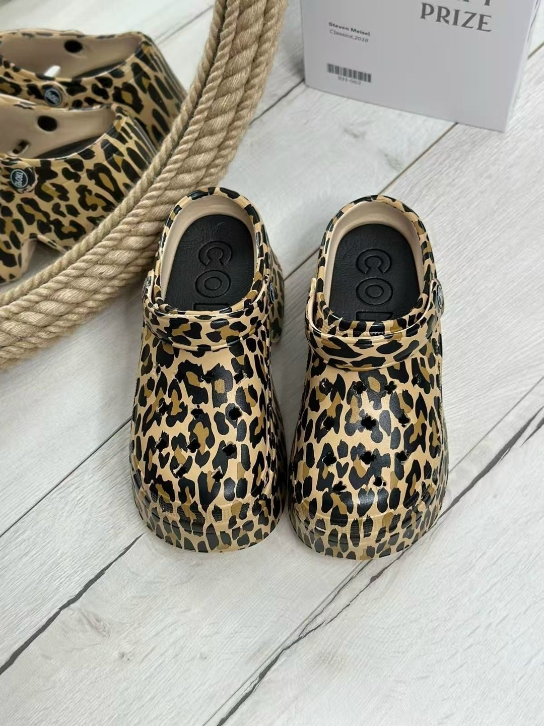 леопардовые крокс,,шлепанцы леопард,крокс леопард сабо,леопардовые кроксы