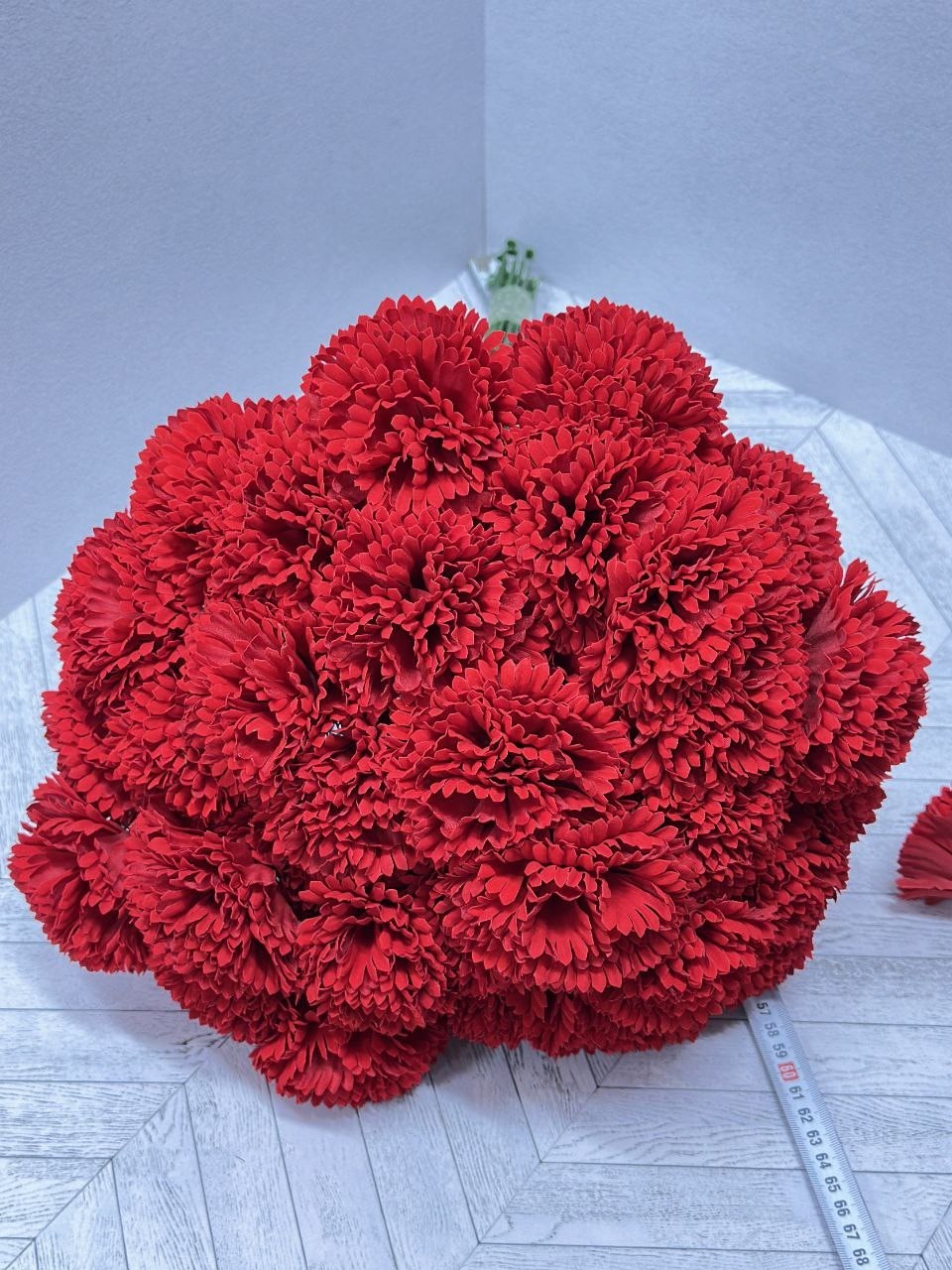 траурный букет красных гвоздик,гвоздика красная,букет гвоздик,букет гвоздик красных,гвоздика букет