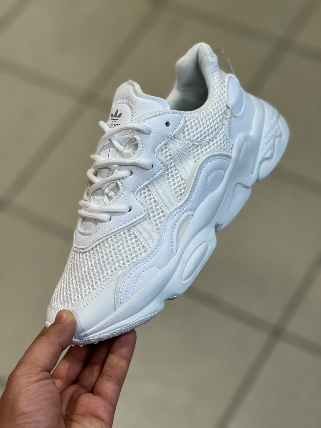 кроссовки adidas ozweego,кроссовки мужские adidas ozweego,кроссовки adidas,adidas ozweego,кроссовки мужские женские adidas